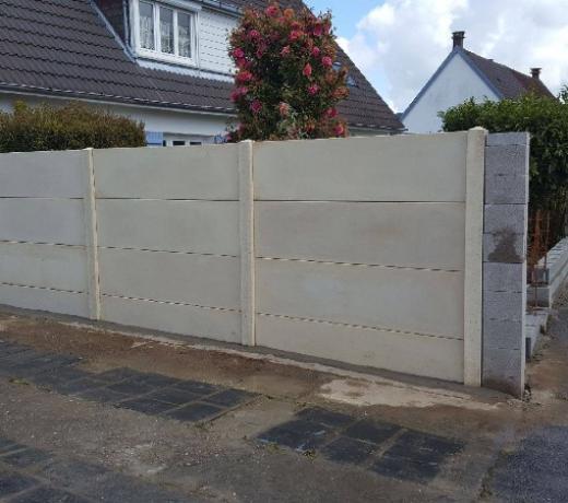 Realisation d'une clôture en pâle béton avec portail 76290 Montivilliers 